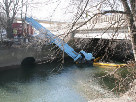 The TrashVeyor in the Kinnickinnic River