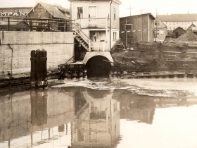 Combined sewer outlet at Becher, 1931