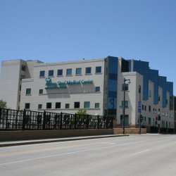 Aurora Sinai Medical Center