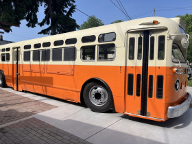 Transfer Pizzeria Bus