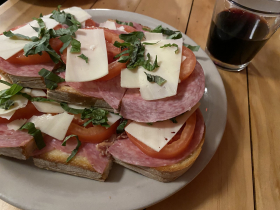 Bruschetta Salami