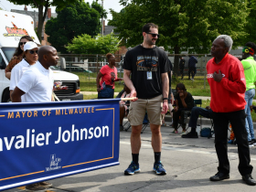 Mayor Cavalier Johnson Speaks With Parade Attendee in 2023 Juneteenth Parade