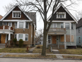 3264 and 3266-3268 N. Buffum St.