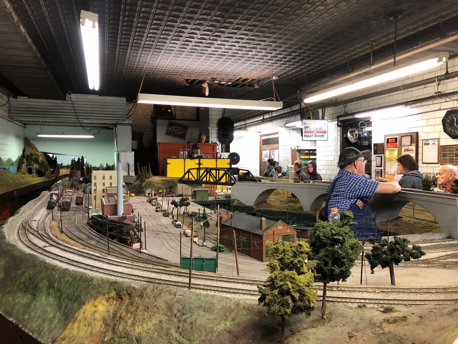 Milwaukee Model Railroad Stores