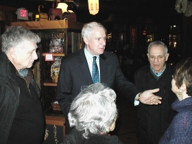 Mayor Tom Barrett makes a point to supporters of Rep. Jon Richards at a fundraiser.