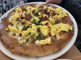 Breakfast pizza