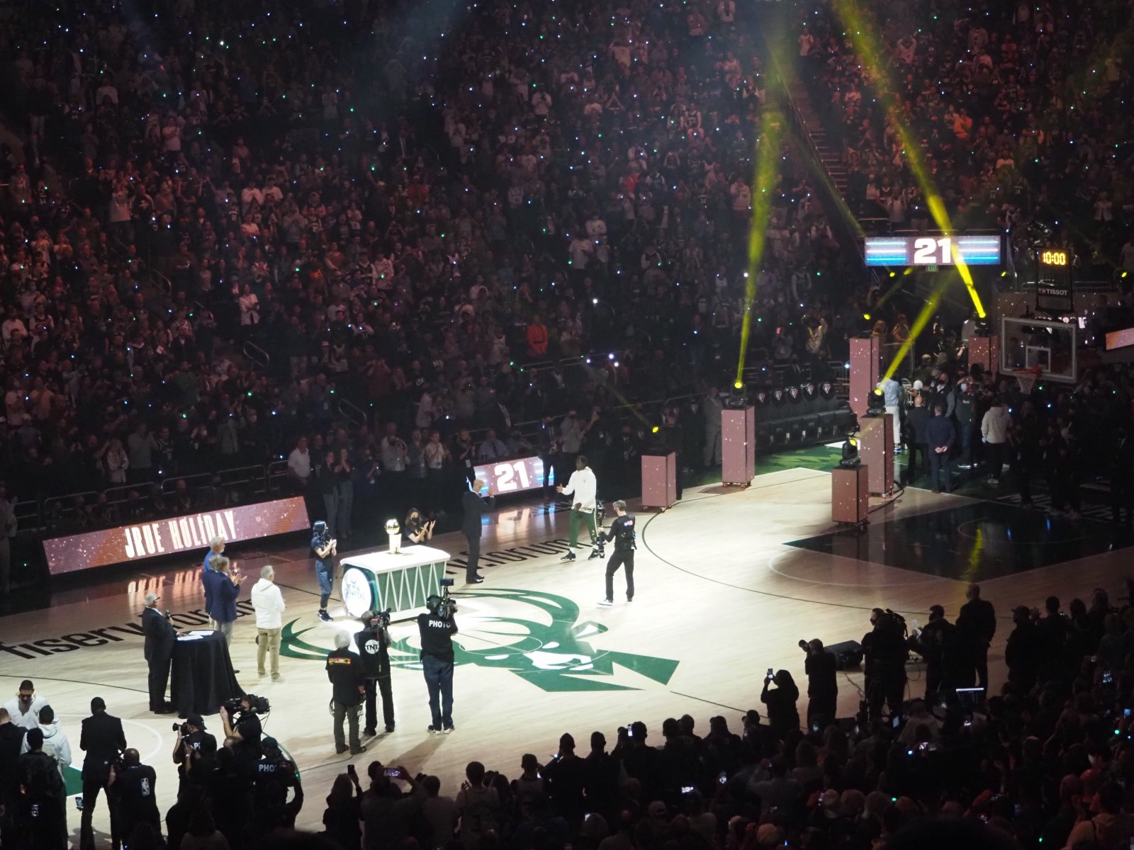Relive the Bucks season opening win and ring ceremony [PHOTOS]