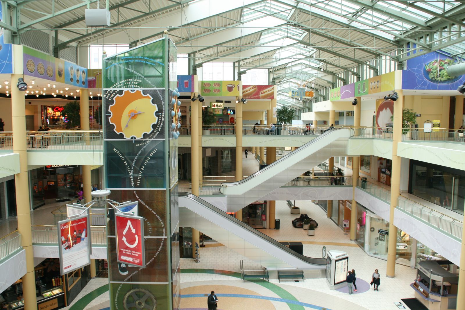 Shopping Mall in Milwaukee, WI Area