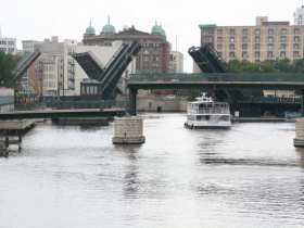 Milwaukee bridges
