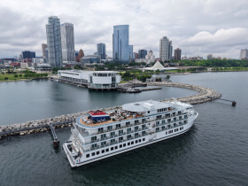 The American Patriot ship at Pier Wisconsin