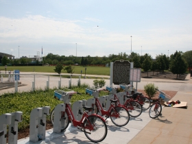 Bike-sharing station at Discovery World. Photo by Dave Reid.