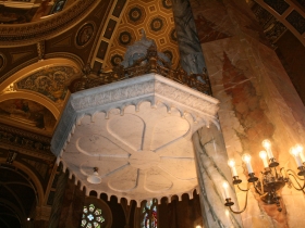 The top of the Pulpit is suspended in air.