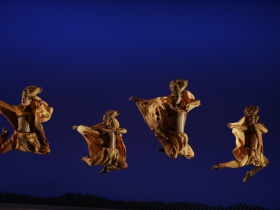 Lionesses Dance in THE LION KING National Tour.