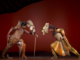 Patrick R. Brown as Scar and L. Steven Taylor as “Mufasa” face off in THE LION KING National Tour.