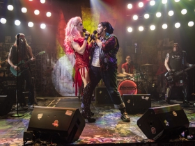 Milwaukee Repertory Theater presents Hedwig and the Angry Inch in the Stiemke Studio January 28 – March 8, 2020. Left to right: Matt Rodin and Bethany Thomas with the company of Hedwig and the Angry Inch. 