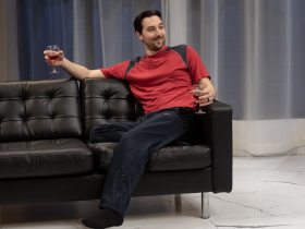 Nick Narcisi in Renaissance Theaterworks’ production of L”APPARTEMENT by Joanna Murray-Smith