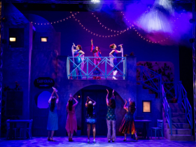 (Left to right, top) Amanda Satchell (Rosie), Lisa Estridge (Donna Sheridan), Kelly Britt (Tanya) and the cast of Mamma Mia! in Skylight Music Theatre’s production of Mamma Mia! running September 23 – October 16, 2022.