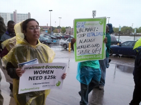 Picketers Protest at South Side Walmart. Photo by Tracey Pollock.