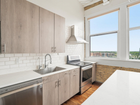 215 W. Maple St., Unit 607