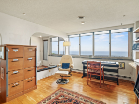 1919 N. Summit Ave., Unit 11C