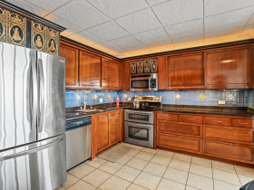 1919 N. Summit Ave., Unit 11C