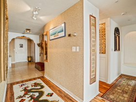 1919 N. Summit Ave., Unit 11C