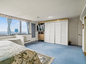 1919 N. Summit Ave., Unit 11C