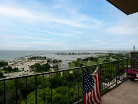 1919 N. Summit Ave., Unit 11C