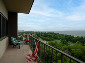 1919 N. Summit Ave., Unit 11C