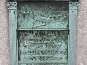First court house marker - Erected 1900
