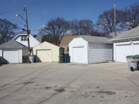 Garages on center of Elliott Circle