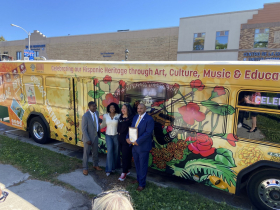 County Executive David Crowley, Chairwoman Marcelia Nicholson, Sup. Caroline Gomez-Tom and MCTS President and CEO Steve Fuentes in front of MCTS Hispanic Heritage Month Bus