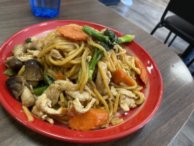Pad yellow noodles