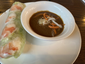Spring roll with peanut sauce
