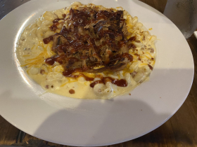 Bacon Mac and cheese with BBQ pulled pork