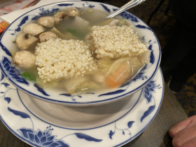 Sizzling chicken rice soup