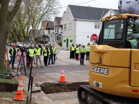Mayor Cavalier Johnson speaks to DPW Commissioner Jerrel Kruschke