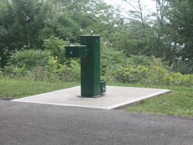 Public bubbler on Wahl Avenue, and it works