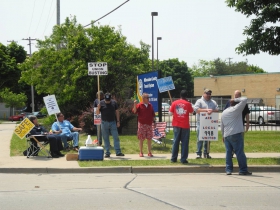 MCTS Picketers