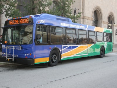 Plenty of Horne: Brookfield Square Welcomes County Buses