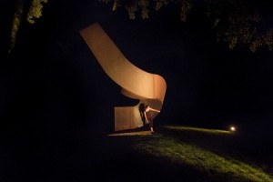 Monica Rodero, Clement Meadmore's "Upstart." Photo by Tom Bamberger.