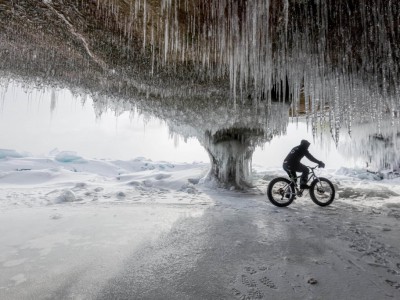 Bike Czar: The Amazing Sea Caves of Apostle Islands