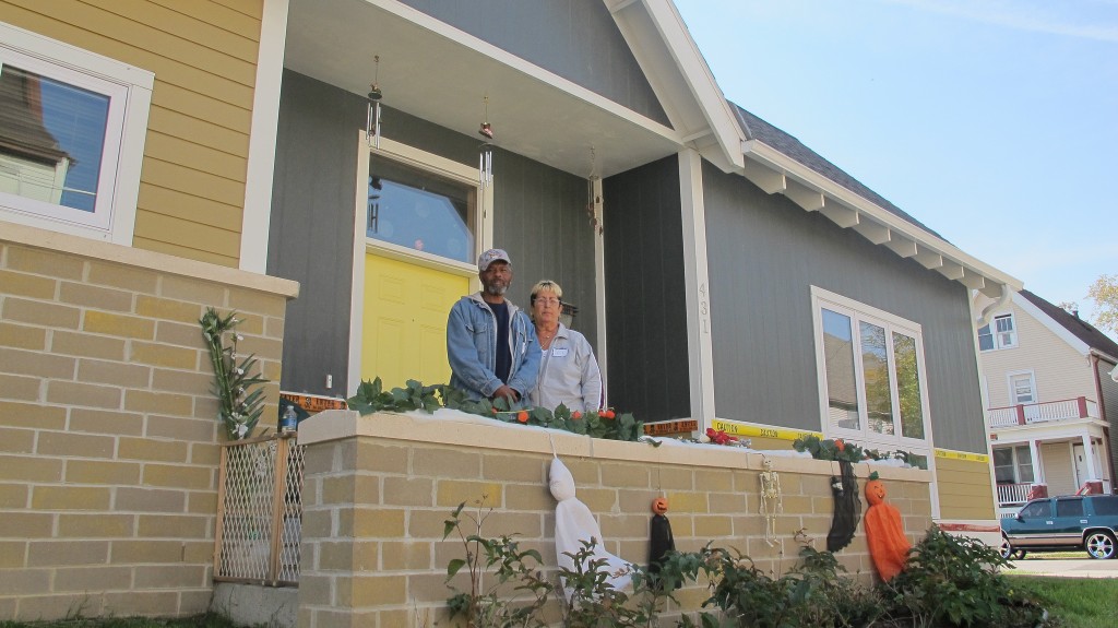 Jill and Charlie Harris moved into their new townhome at King Commons IV in 2013. (Photo by Scottie Lee Meyers)