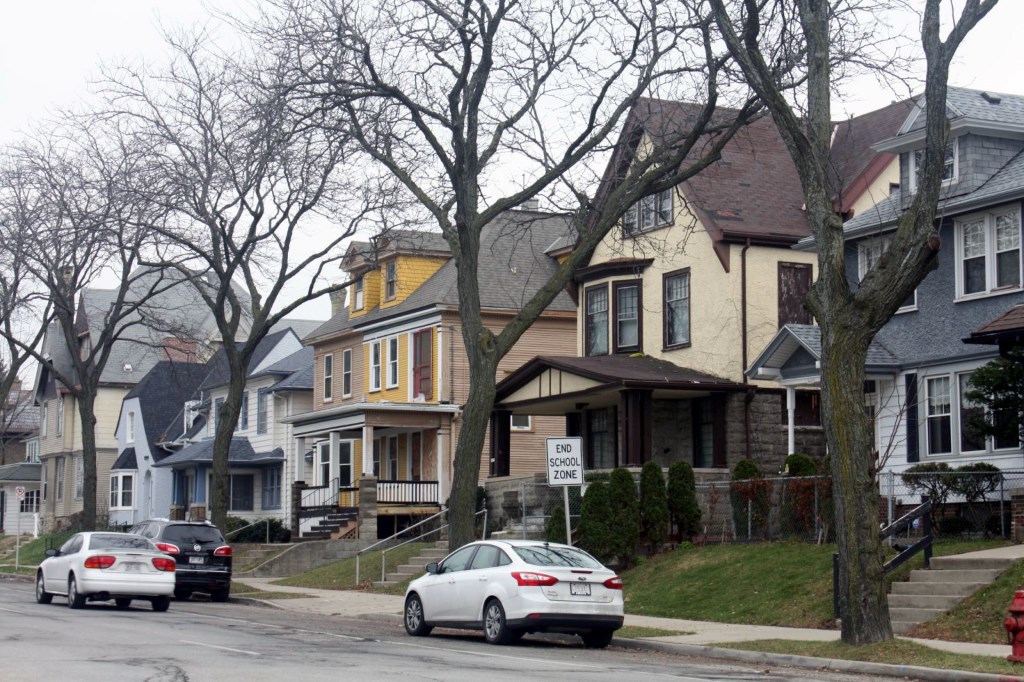 Highland Boulevard homes. Photo by Carl Baehr.