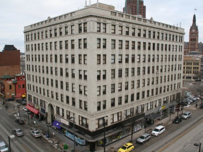 Eyes on Milwaukee: Downtown Building Grows Apartments