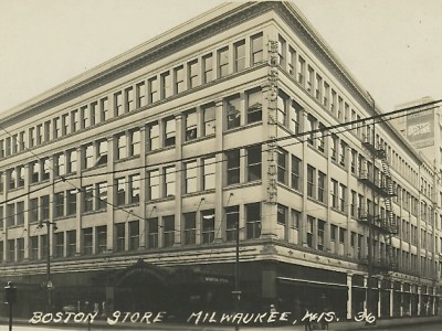 Yesterday’s Milwaukee: Boston Store, Mid-1920s