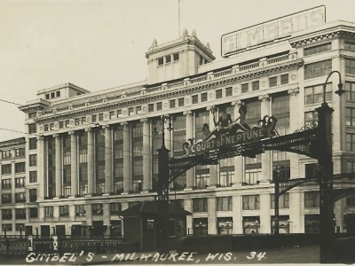 Yesterday’s Milwaukee: Gimbels Department Store, 1925