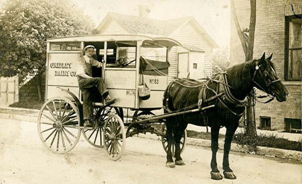 Yesterday’s Milwaukee: Horse-Drawn Milk Delivery Truck, 1908. » Urban ...