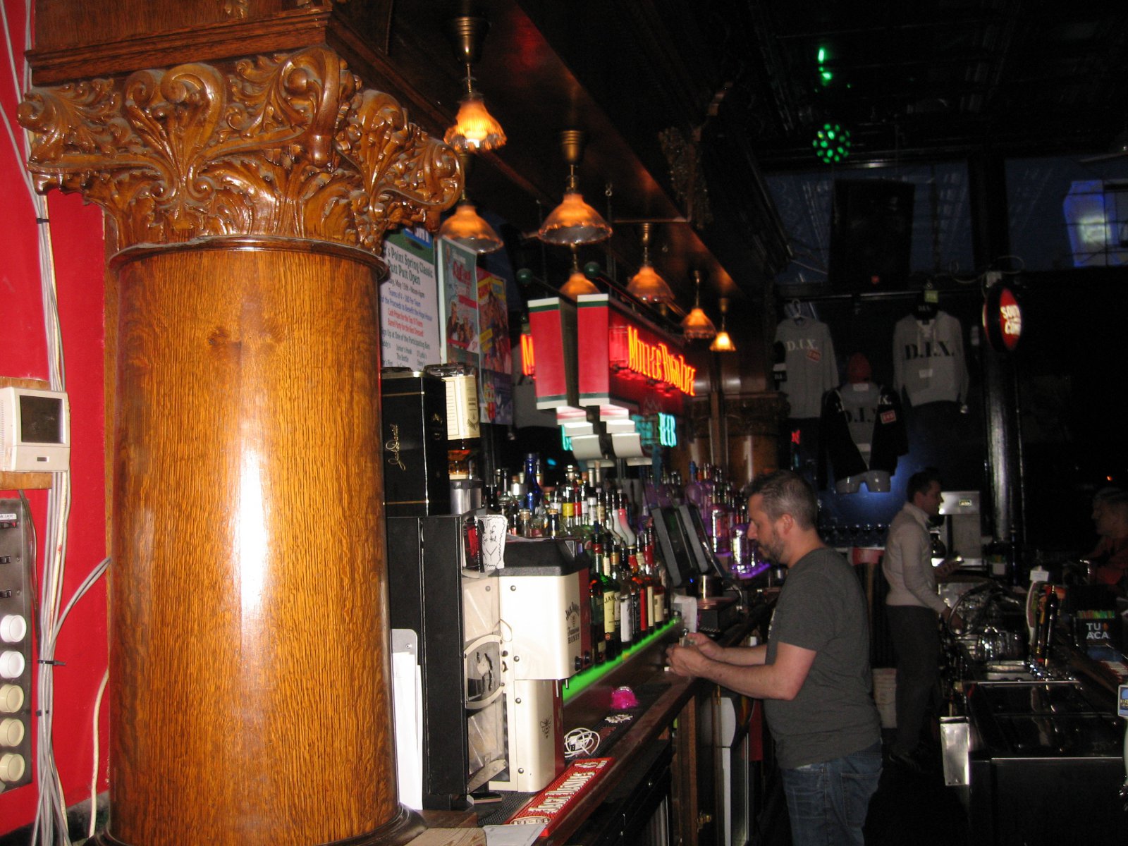 The bar at D.I.X. Photo by Michael Horne.