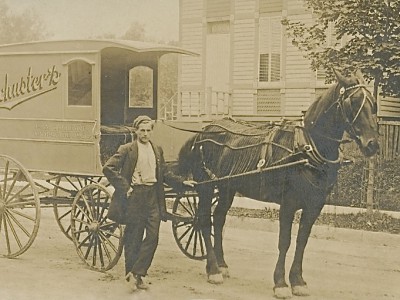Yesterday’s Milwaukee: Schuster’s Delivery Wagon, 1908